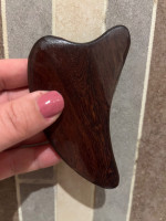 Santelipuu Gua Sha siipi